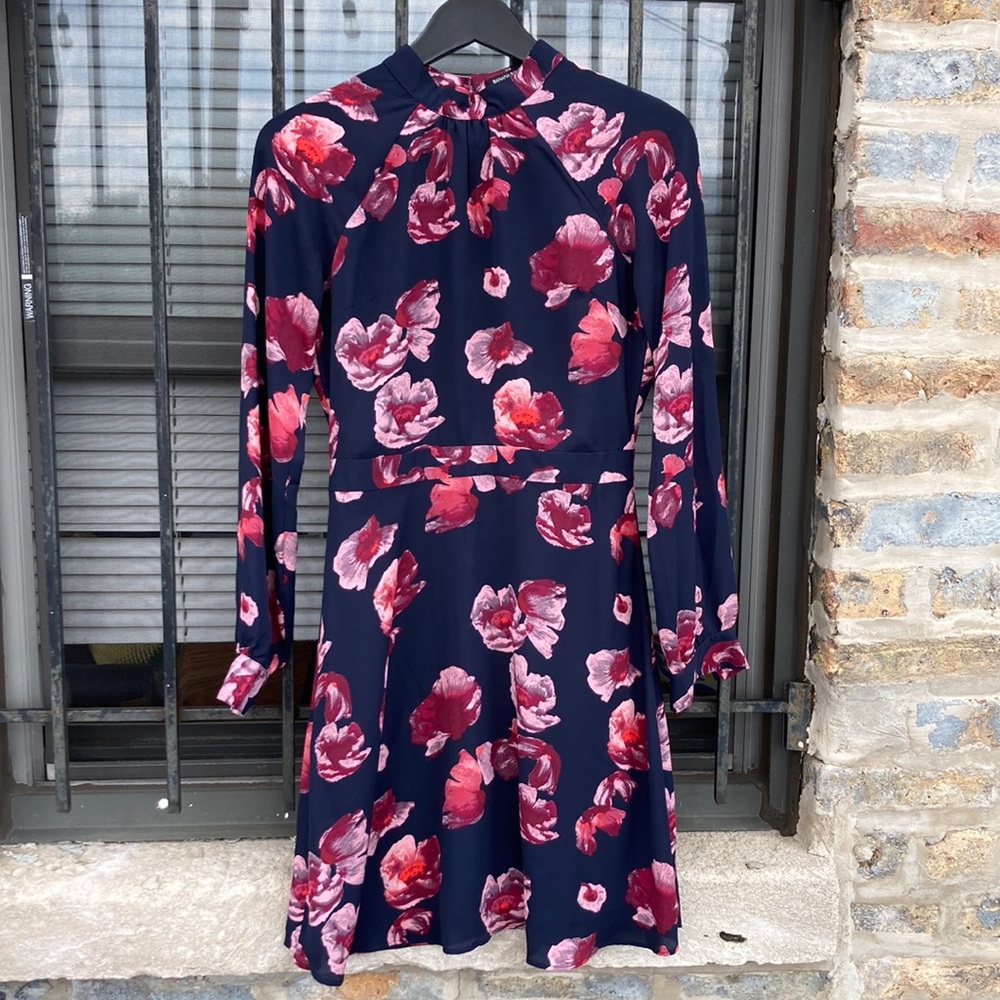 Banana Republic Long Sleeve Dress with Back Slit Design (with zipper), size 0